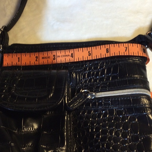 Small faux leather black bag with shoulder strap and compartments - Picture 9 of 13